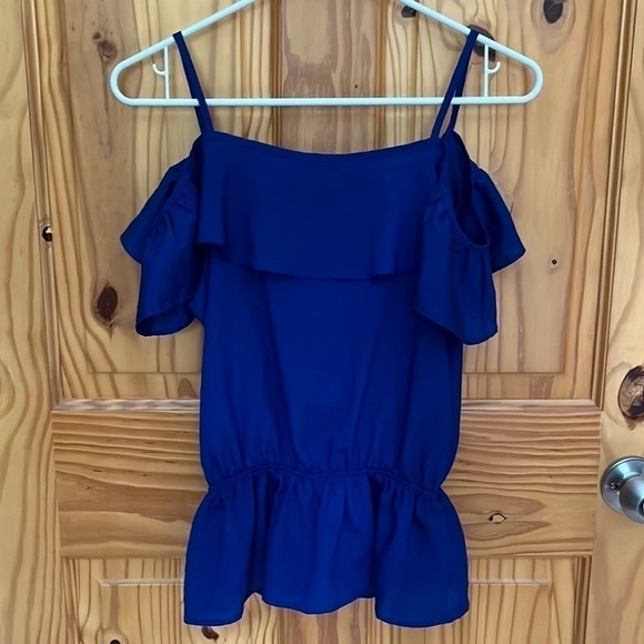 Must Have Flutter Sleeve Tank - Picture 5 of 6